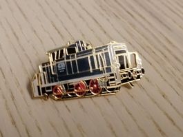 Pin's : Locomotive de manœuvre diesel Em 3/3 N° 12 du STB