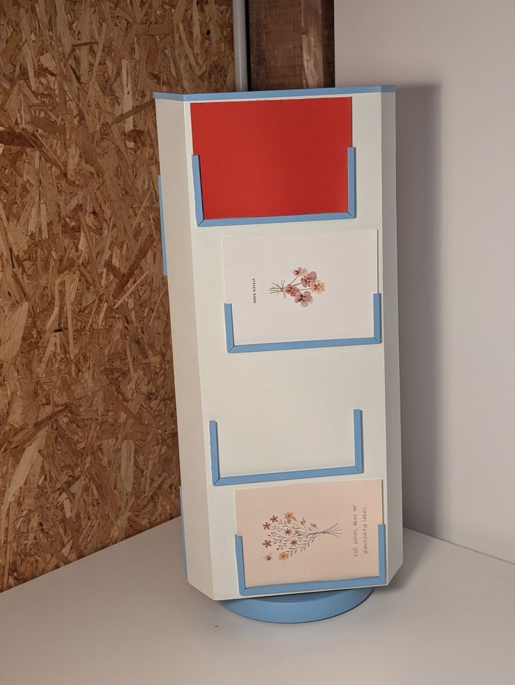 Equipement de magasin & Foires: Postkartenständer (Handgefertigter drehbar) – D'occasion à Bern par karlschnitmann 2
