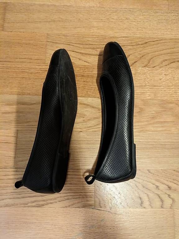 Scarpe da donna: Schwarze Ballerinas Grösse 38 – Usato da Zürich venduto da nik_jfp8 1