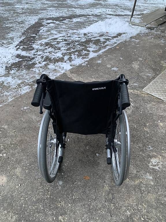 Sedie a rotelle: Rollstuhl – Usato da Männedorf venduto da ursfelixa 1