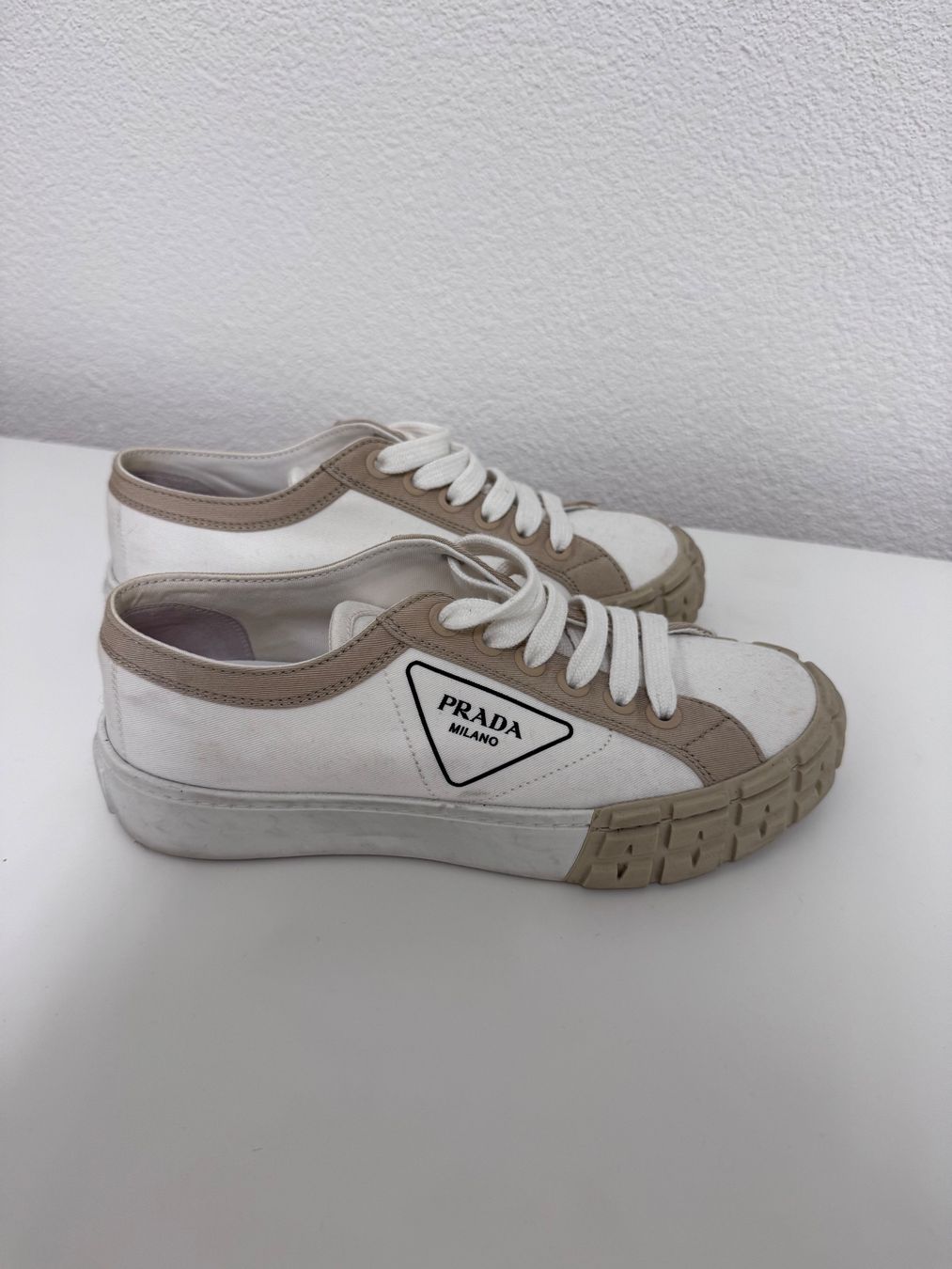 Prada Scarpe da donna: Prada Sneakers – Usato da Malters venduto da nora_91