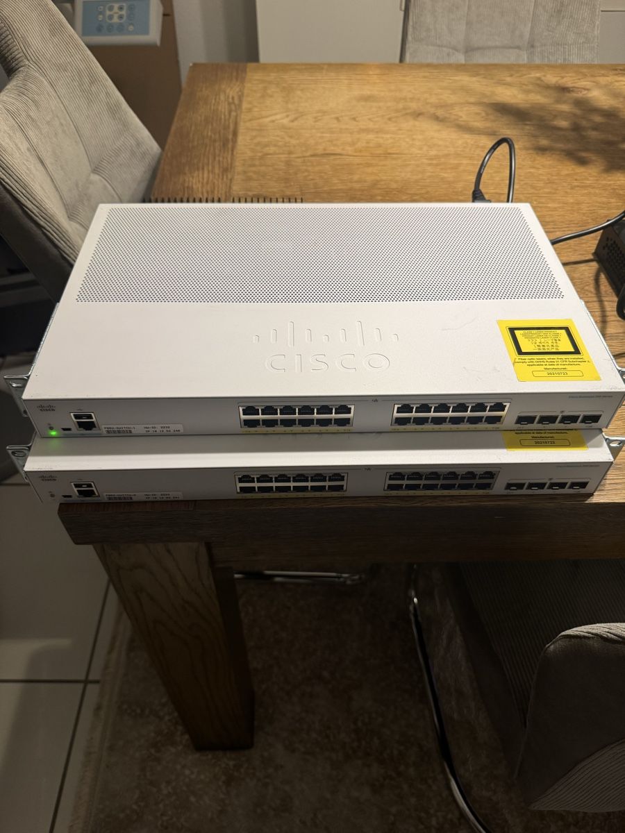 Cisco Modems & Router: Cisco Business 350 Series Switch - Top Zustand! 💻🚀 (51) – Gebraucht aus Olten von buj_kym9