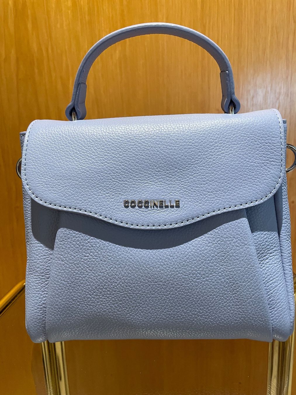 Coccinelle Taschen für Damen: Handtasche Coccinelle hellblau Leder gebraucht – Gebraucht aus Luterbach von vac_yv8x 1