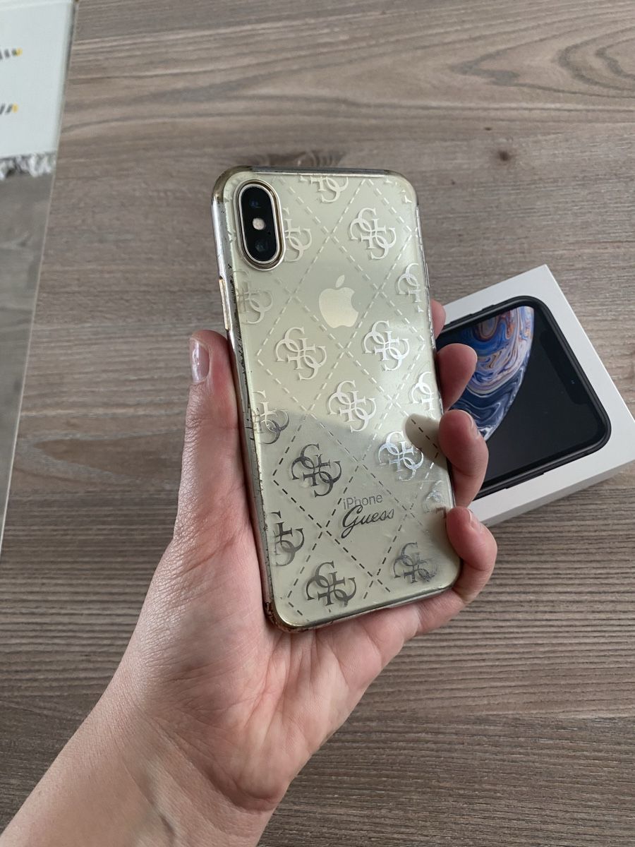 Apple Handys / Smartphones: iPhone X 256GB Silver + étui Guess – Gebraucht aus Delémont von Emi-98 5