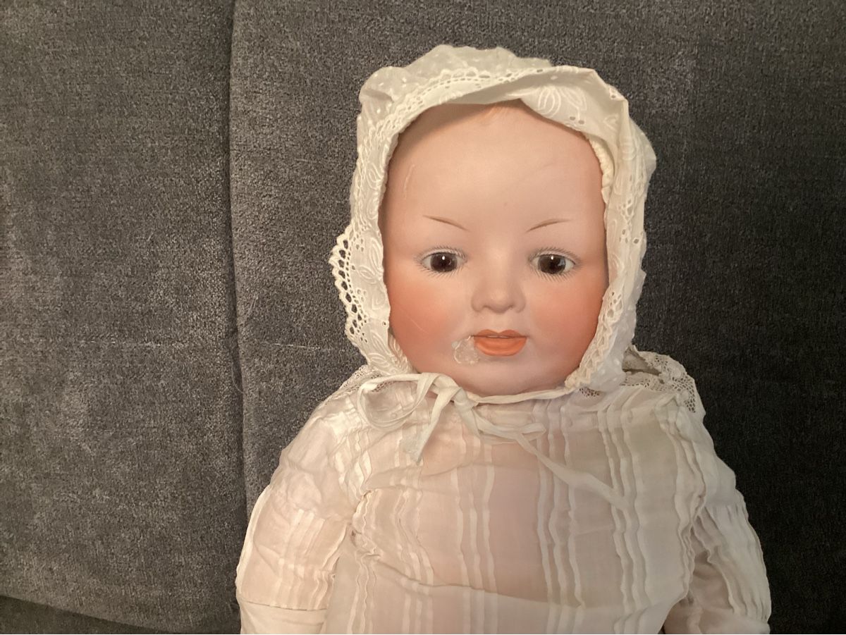 Bambole: ANTIKE PUPPE – Usato da Münchenstein venduto da NoSu98