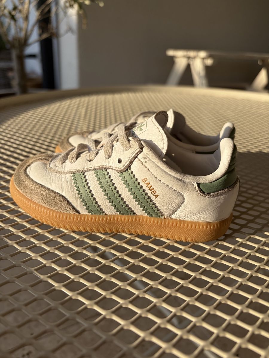 Scarpe per ragazzi: Adidas Samba 23 – Usato da Müllheim Dorf venduto da mbr_5hcg 1