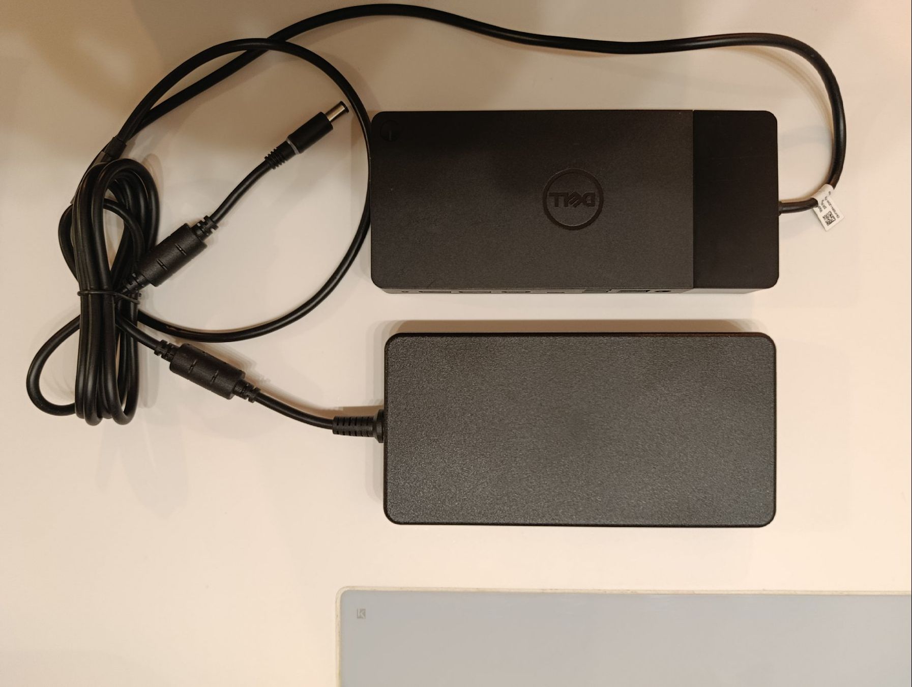 Dell Docking station: Dell Universal Docking station K20A – Usato da Aubonne venduto da jpiteira