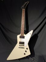 2022 Gibson 70s Explorer in Classic White