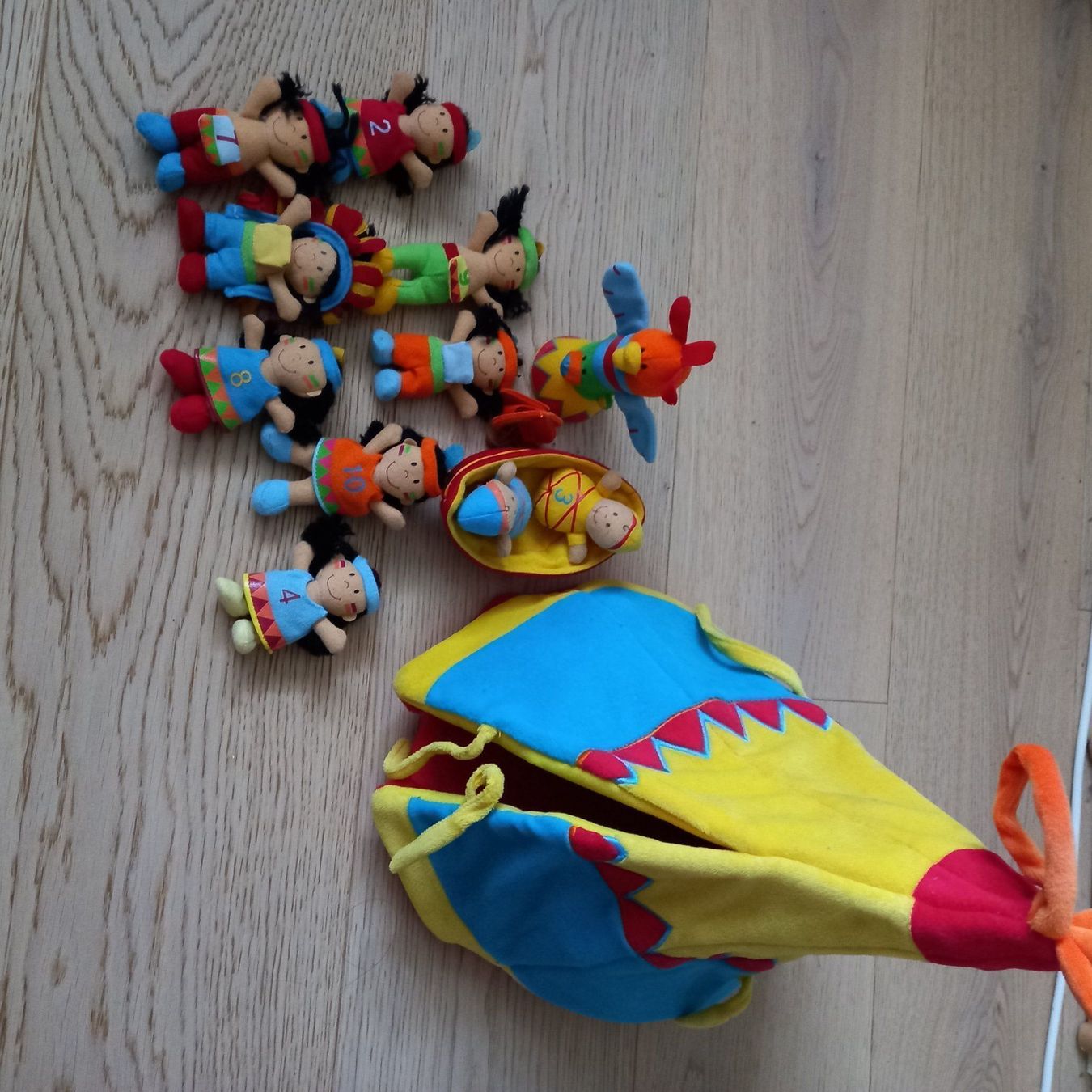 Jouets: Tente jouet avec indiens – D'occasion à St-Cergue par VeganWarrior