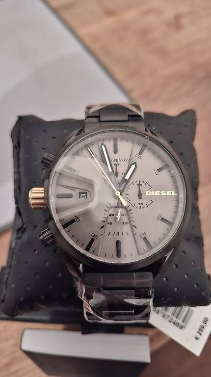 Orologi: Uhr – Usato da Lausen venduto da Fam.D.Mueller