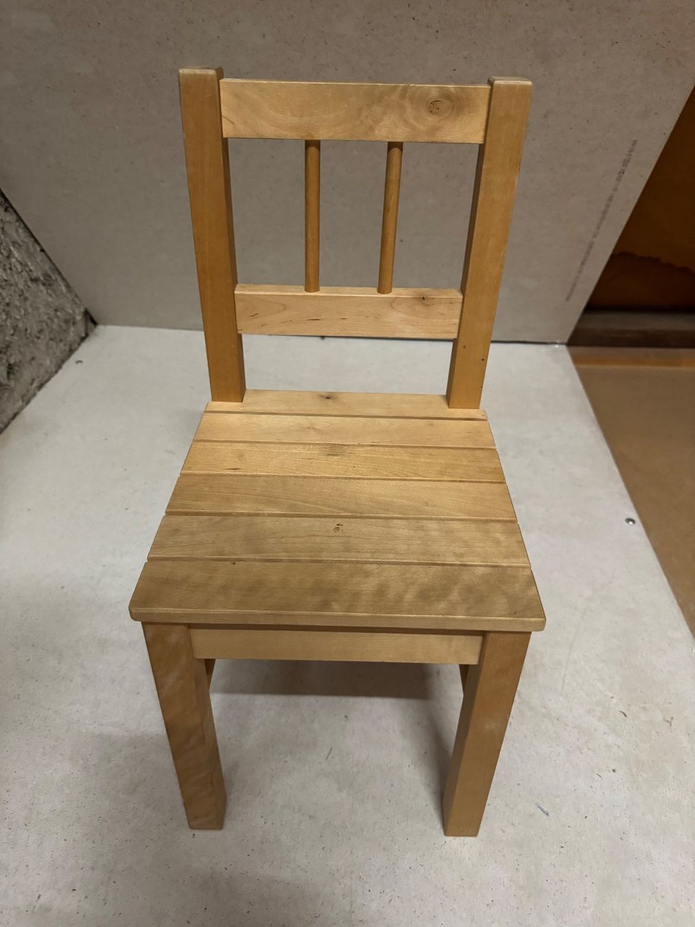 Sedie: KINDERSTUHL + TISCH, HELLES HOLZ, SITZHÖHE 30CM – Usato da Zürich venduto da rolo66 2