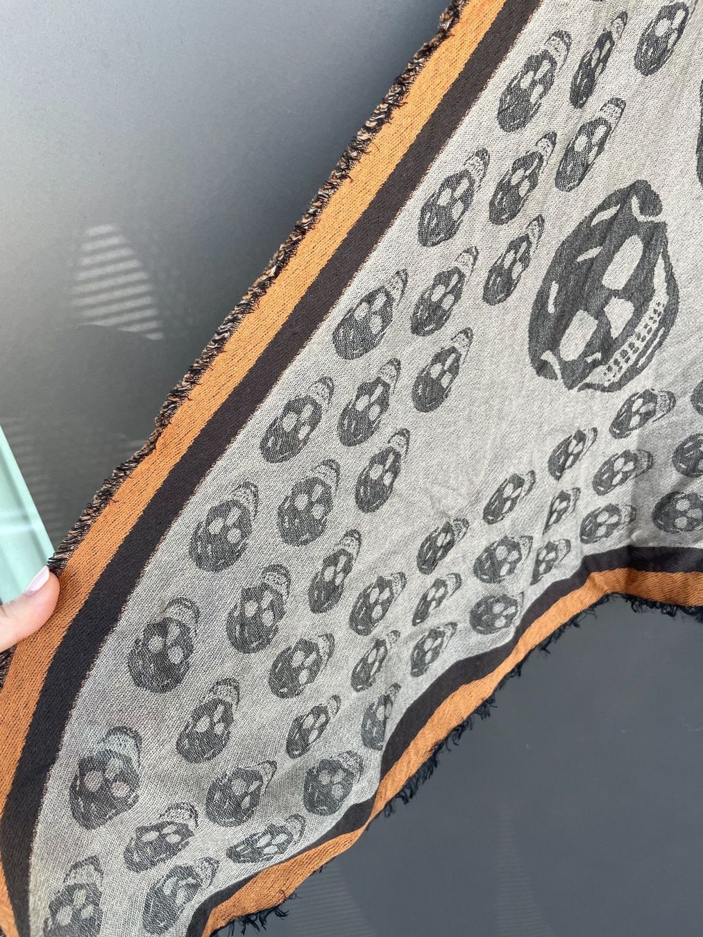 Alexander Mcqueen Foulard & Sciarpe: 100% original Alexander McQueen scarf – Usato da Zug venduto da dim_np7l 1