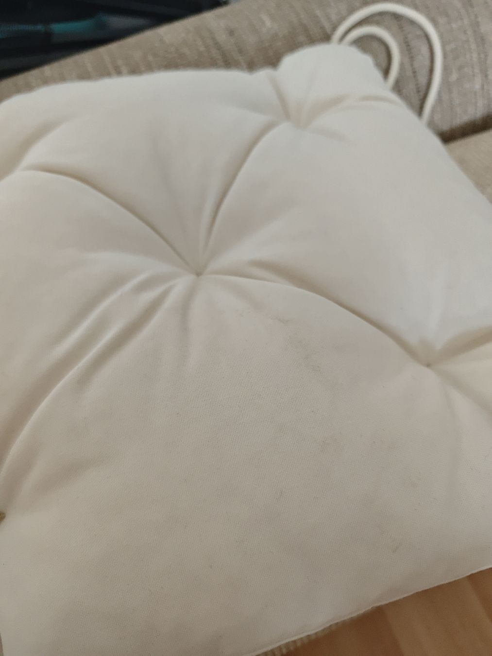 Ikea Kissen: 4 Stk. Stuhlkissen beige/grau – Gebraucht aus Dübendorf von RedGreenBlue 1