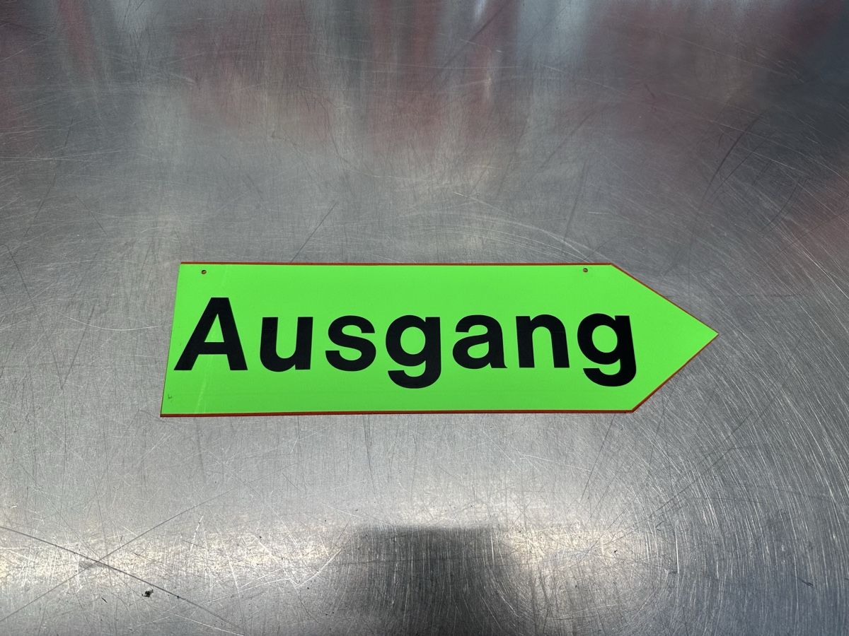 Schilder: Neon grünes Ausgangsschild – Gebraucht aus Schwende von weesli