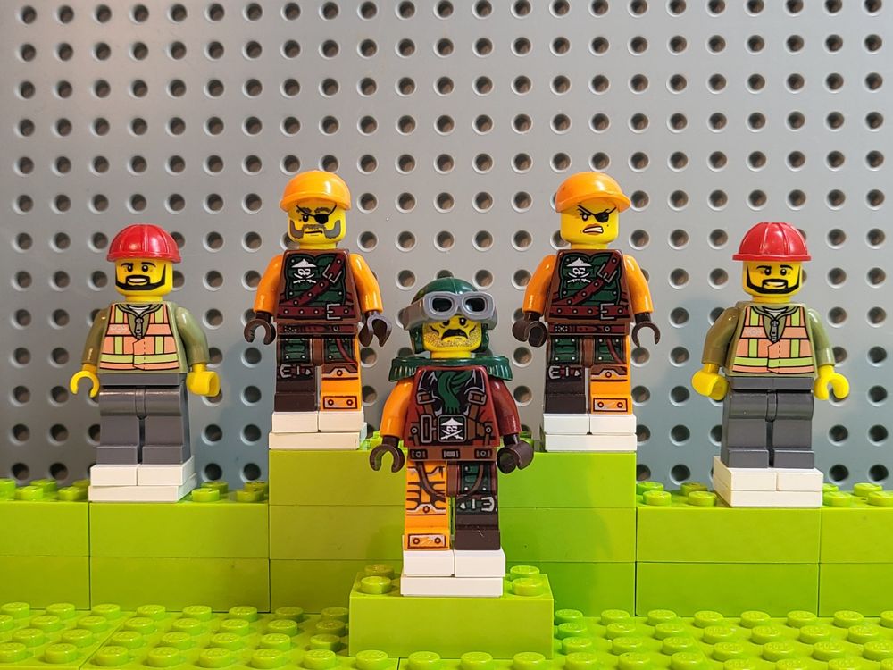 5 Lego-Minifiguren, Original oder viel Eigenkreation (Gebraucht) in ...