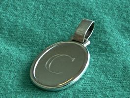 Ovaler Anhänger “C”. Silber IA 925. 2 x 1,4 cm, ca. 3g