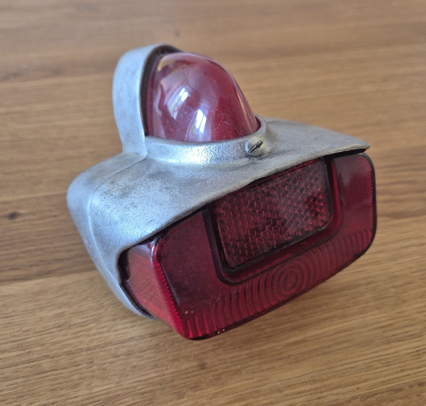 Vespa Mofa-Ersatzteile: Vespa Rücklicht  – Gebraucht aus Gachnang von Reysilvan