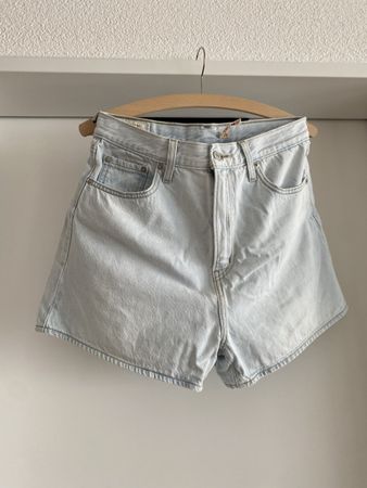 Levis Shorts Grösse 29 