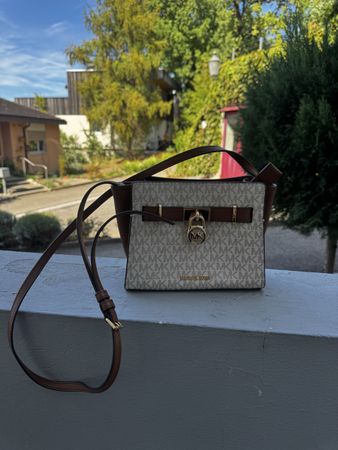Michael Kors Umhängetasche guter Zustand