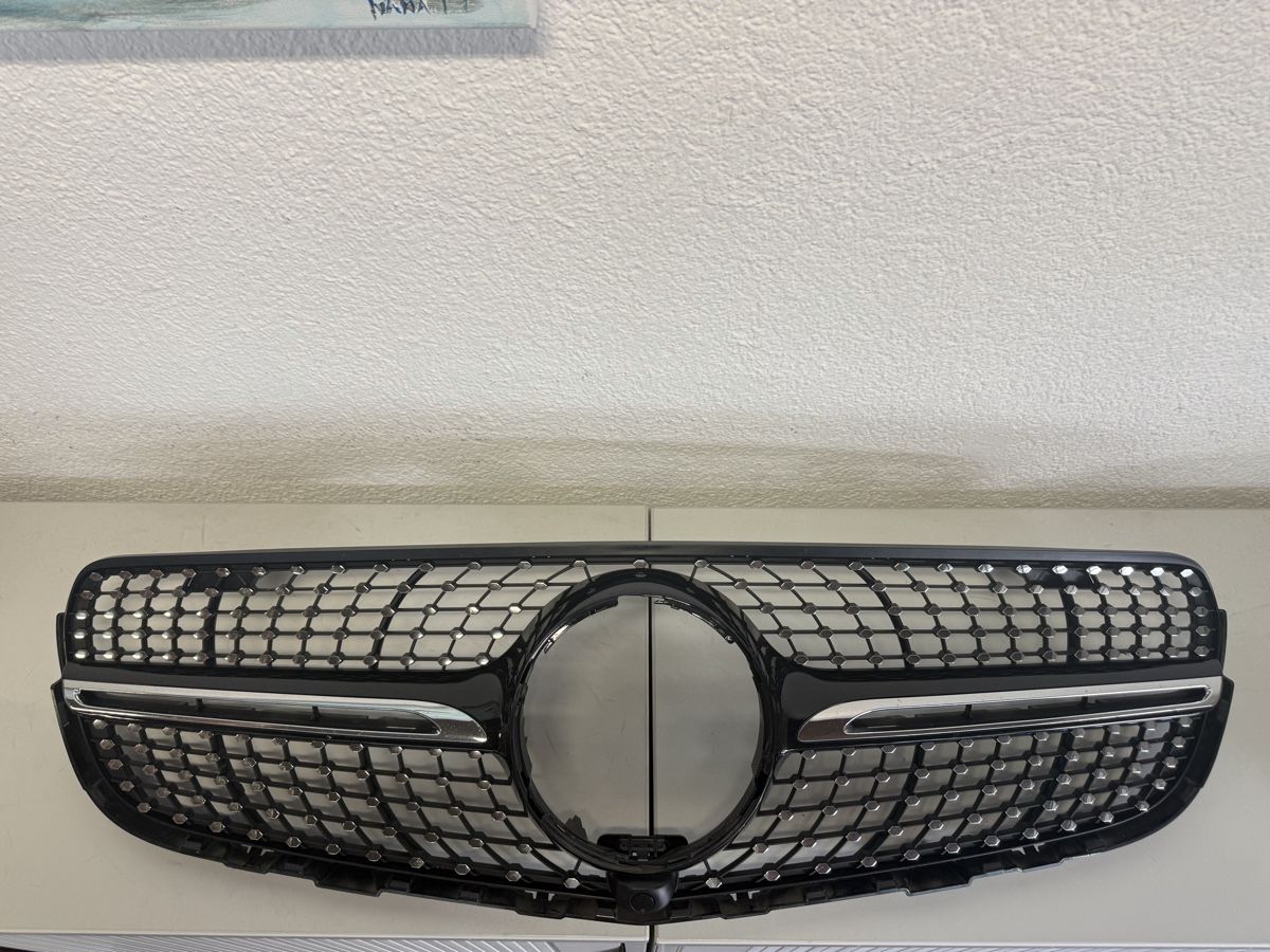 Griglie: KÜHLERGRILL Mercedes GLC  – Usato da Lachen SZ venduto da mima41