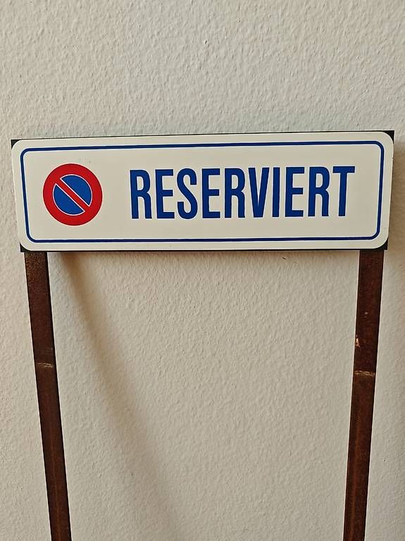 Schilder: Parkplatzschild "Reserviert" – Gebraucht aus Unterentfelden von mntn