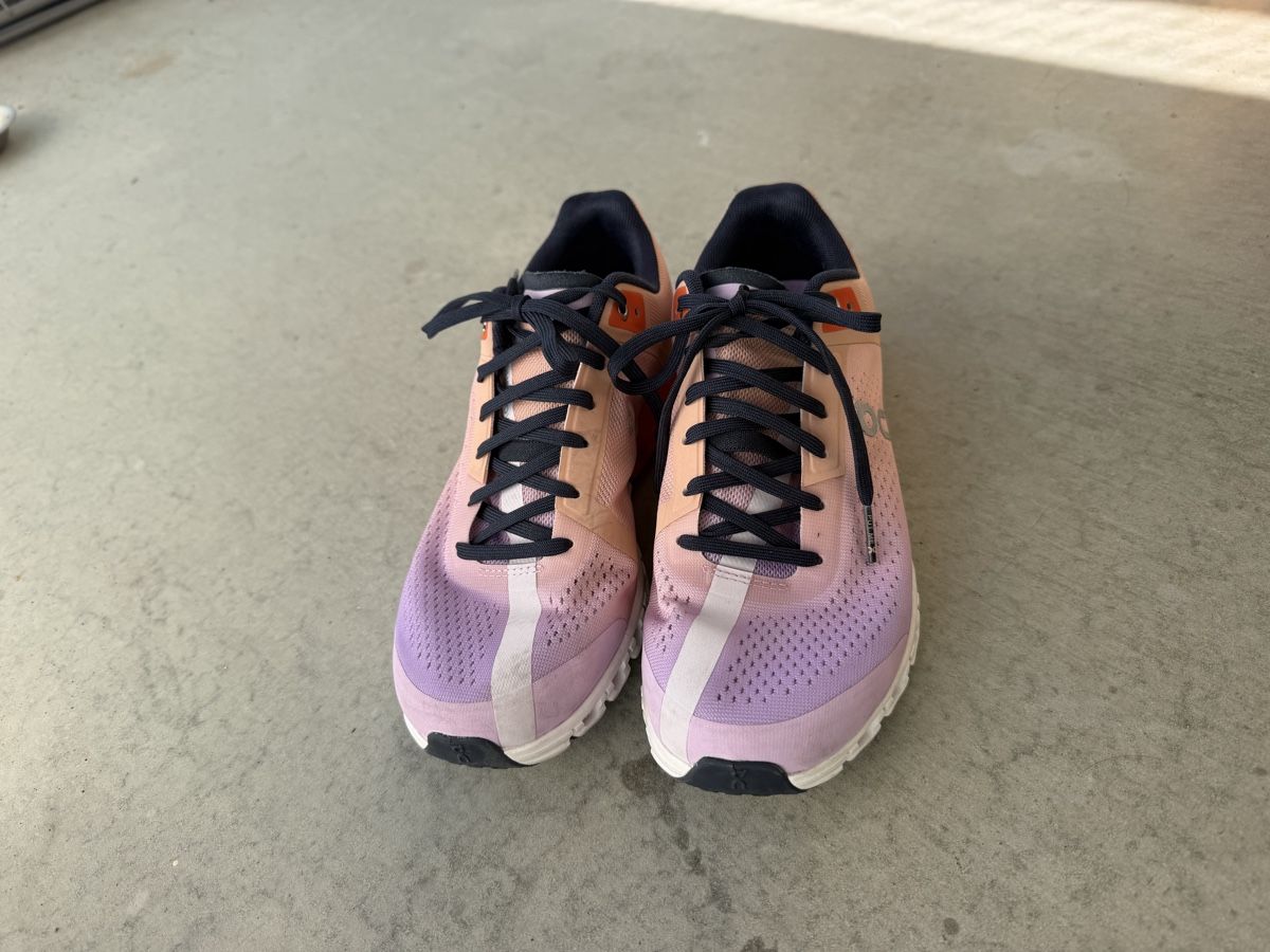 On Scarpe da uomo: On Running Laufschuhe Cloudflow 38 – Usato da Zürich venduto da pocahontaas_ 3