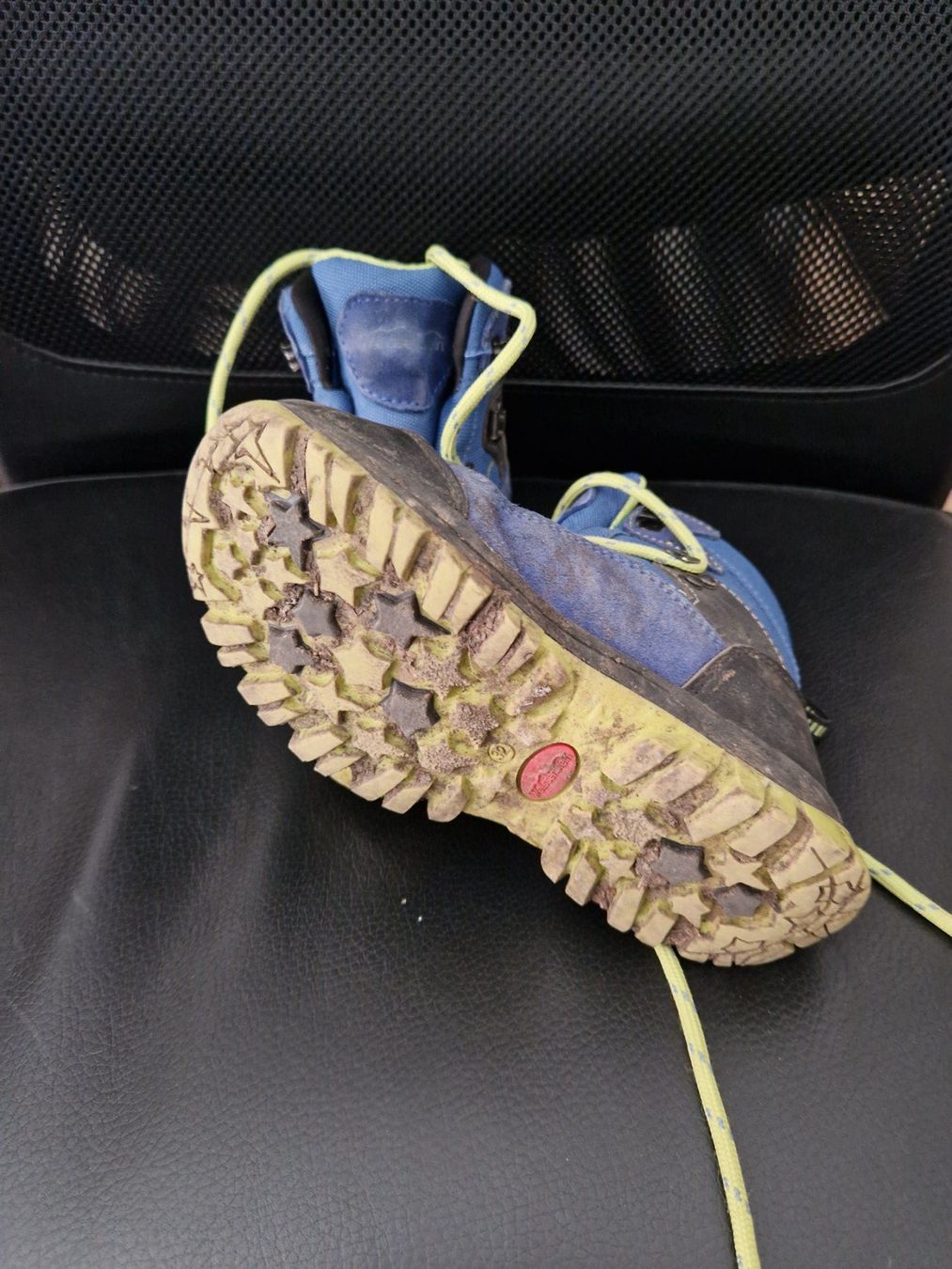 Scarpe per ragazzi: Kinder Wanderschuhe blau Grösse 32 gebraucht – Usato da Boswil venduto da yvonne74 1