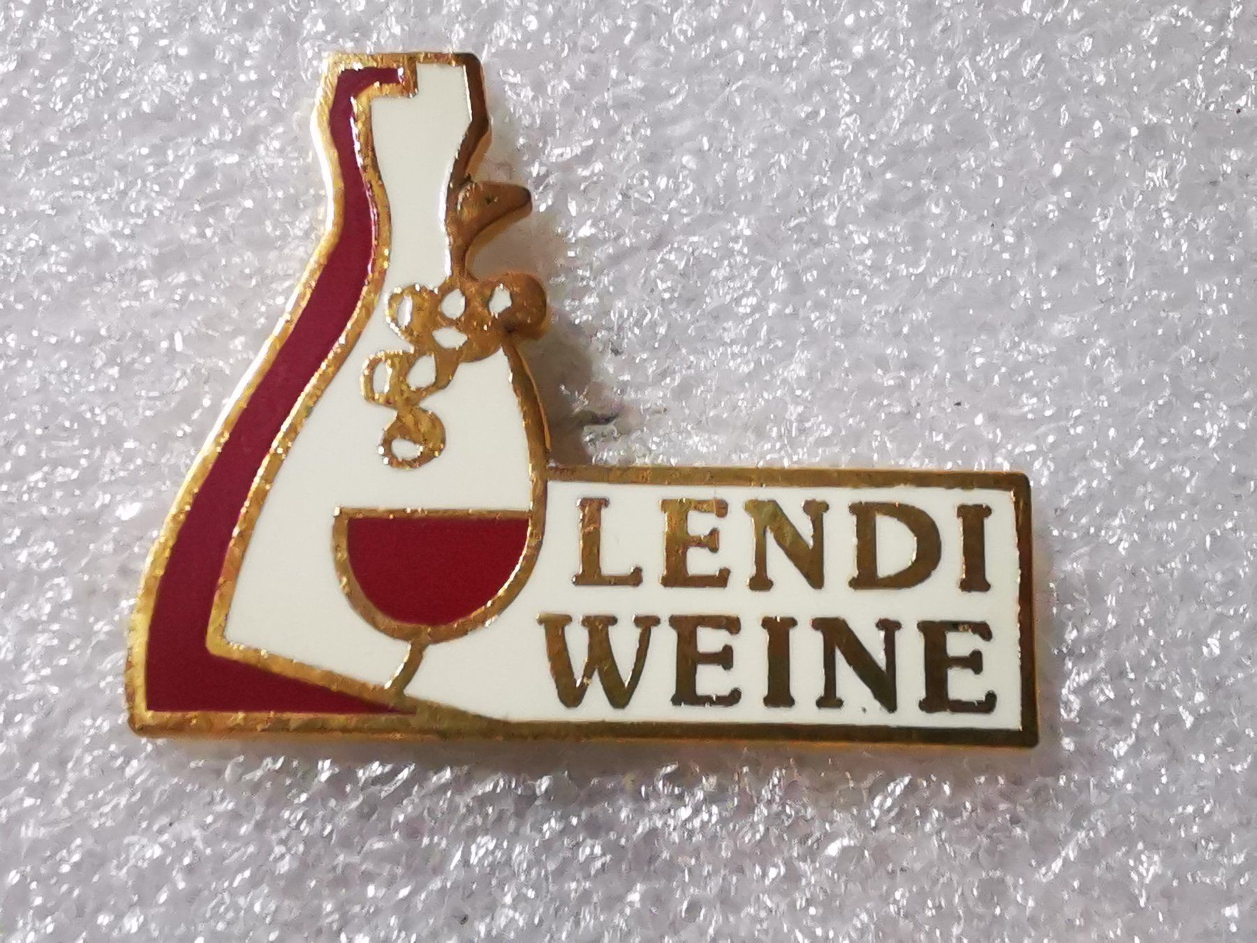 Placchette & Badge: Ansteckpin 124: Lendi Weine – Usato da Oppligen venduto da Pin-Fall-Shop