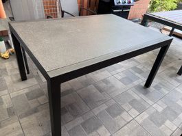 Gartentisch aus Metall & ESG Glas