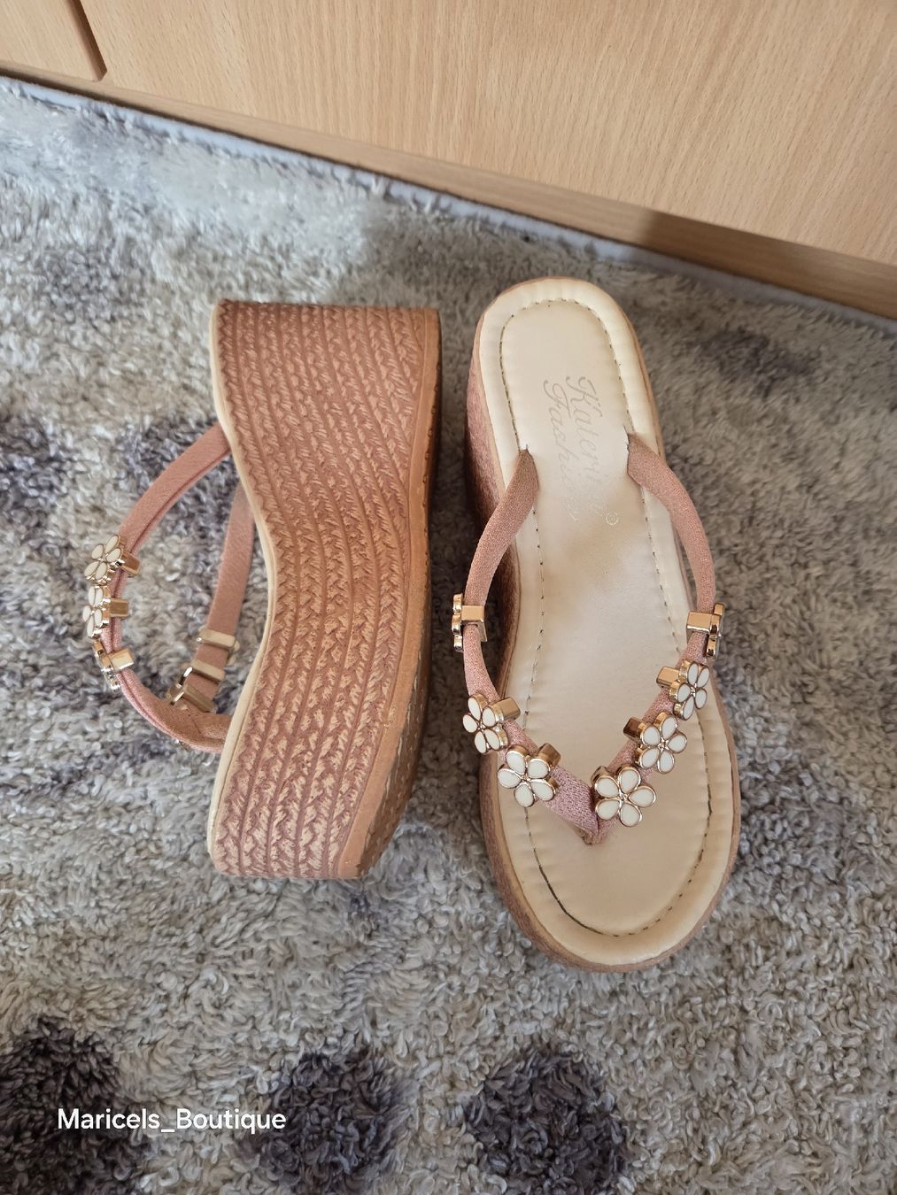 Scarpe da donna: Platform Sandals Pink Flower Detail Size 35 – Usato da Winterthur venduto da Maricels_Boutique 5
