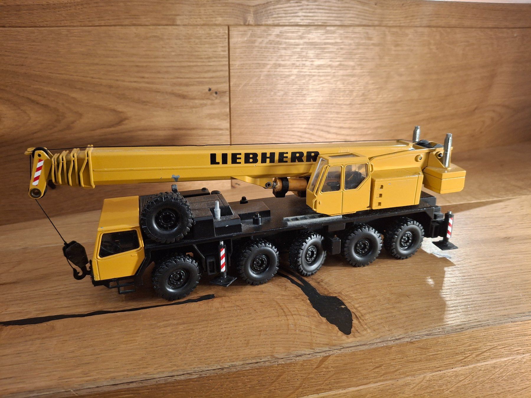 Liebherr Modellbausätze & Standmodelle: Liebherr Kran LTM 1050/1, CONRAD 2085 – Gebraucht aus Horriwil von TOKYONIGHTS