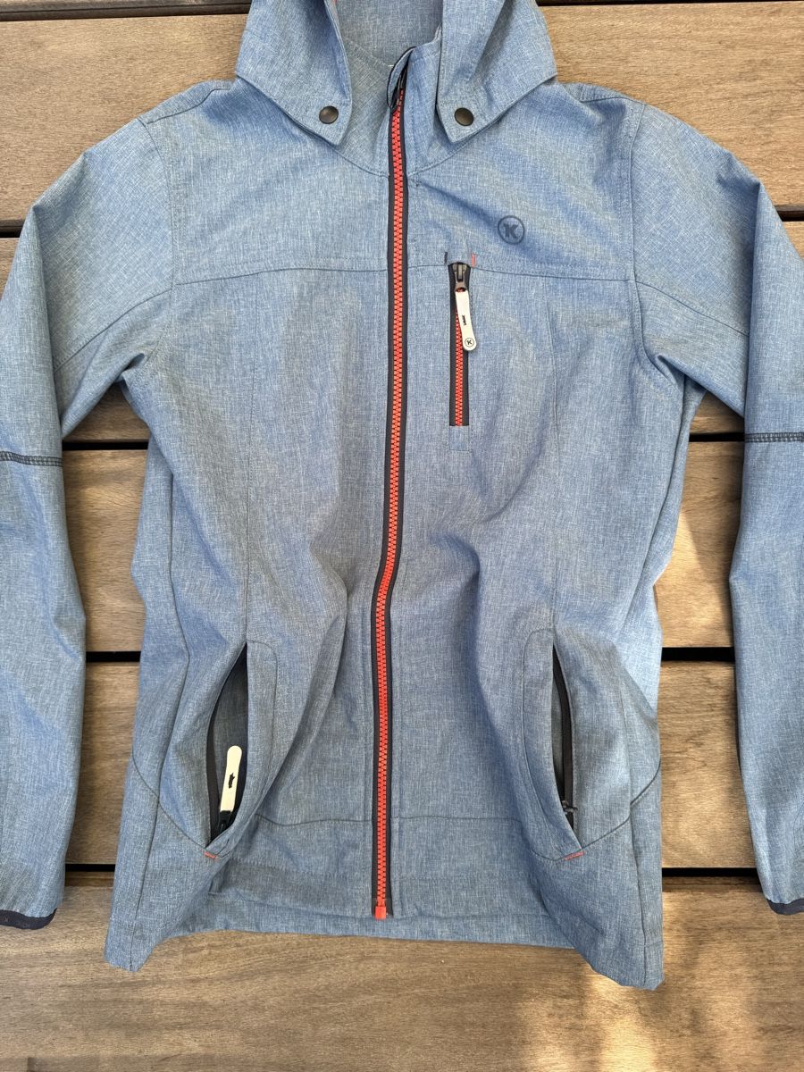 Giacche: K-Tec Softshelljacke Gr. 152 | Blau mit Kapuze, Top – Usato da Sulgen venduto da millowillow 1
