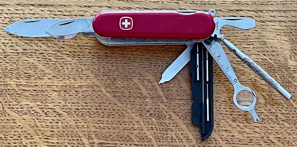Couteau d'horloger avec outil à barillet Bergeon chez Selva Suisse