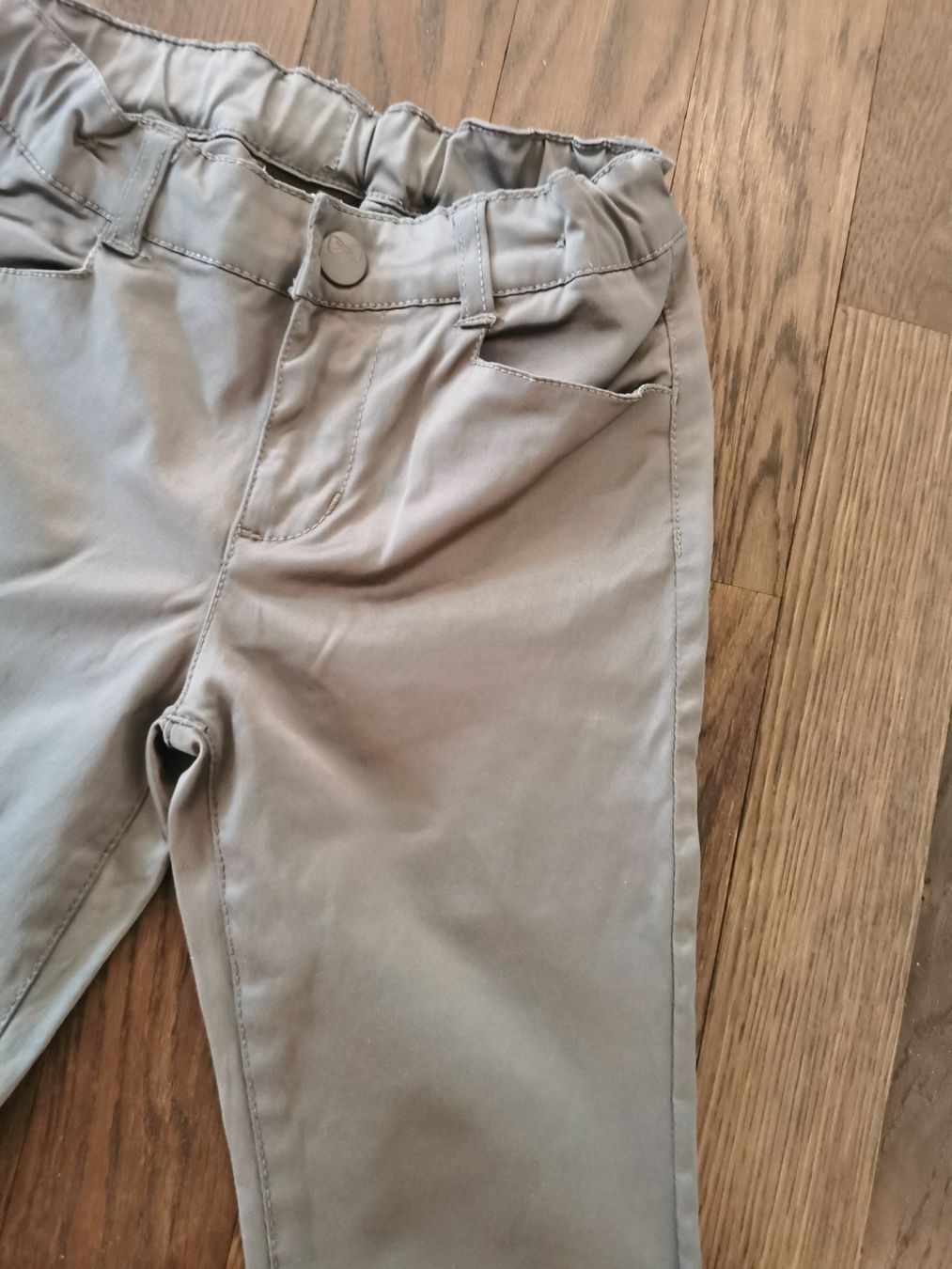 H&M Pantaloni: CAPRI-SHORTS, H&M, Gr. 116 – Usato da Erlenbach ZH venduto da alisamilana 2