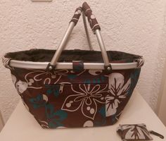 Praktischer Einkaufskorb / Picknickkorb mit Blumenmuster