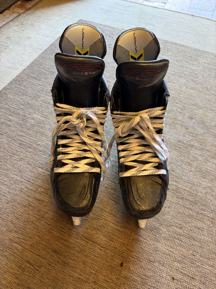 Bauer Pattini da ghiaccio: Bauer Vapor HyperLite 2, Grösse 8.5 Fit 2 – Usato da Hinwil venduto da rubinstar4 2