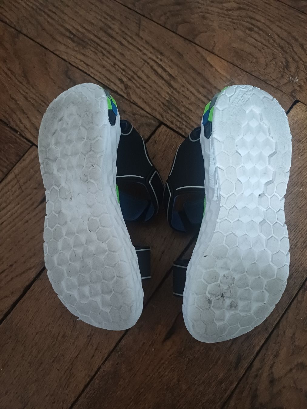 Skechers Scarpe per ragazzi: Sandalen Grösse 30 von Skechers  – Usato da Schönenwerd venduto da pomodor 3