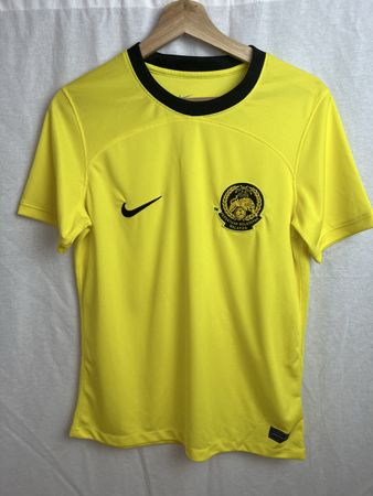 Maillot foot Nike Malaisie jaune taille S état neuf