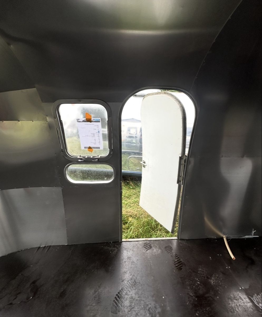 Mobilhome: Airstream Overlander  – Gebraucht aus La Tour-de-Peilz von MarianScurtu 5