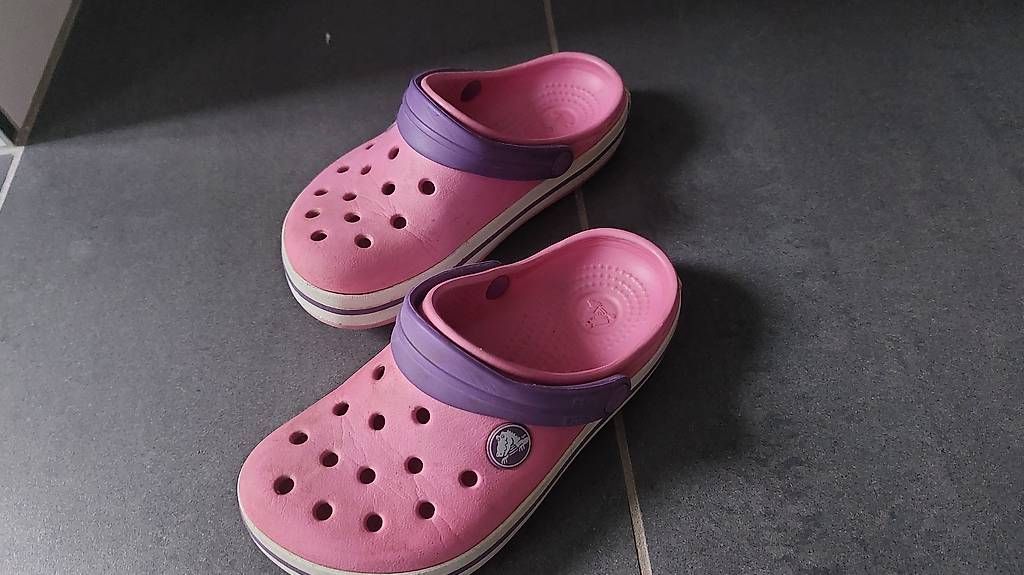 Scarpe per ragazze: Crocs pink 10/12 – Usato da Richterswil venduto da nimgruet