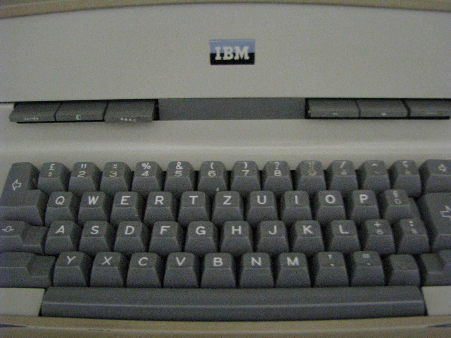 Macchine da scrivere: IBM Schreibmaschine Elektrisch – Difettoso da Scherz venduto da BiosHealth 2