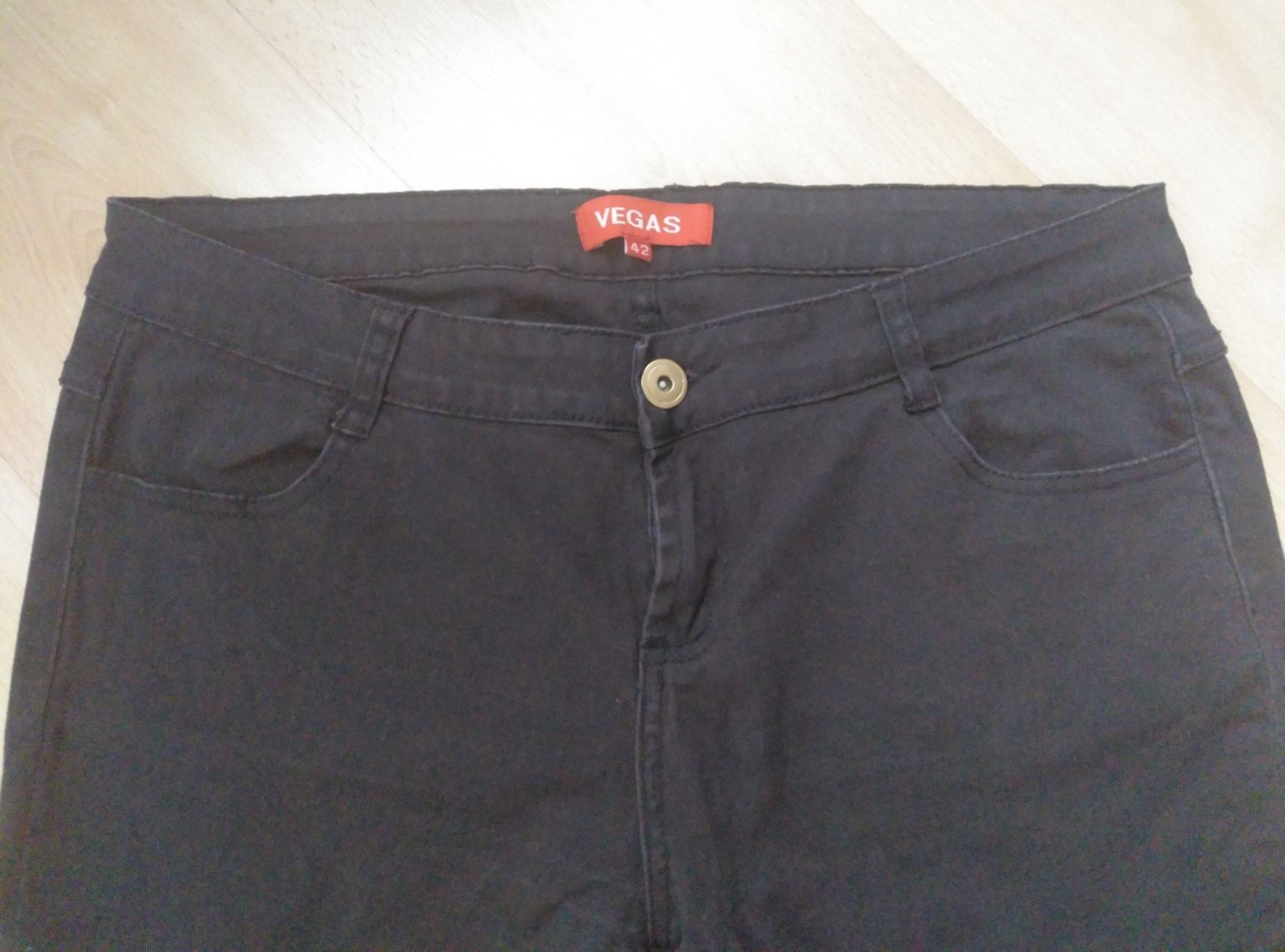 Pantaloni: Hose Gr.42 – Usato da Schöfflisdorf venduto da cri_8gn5 1