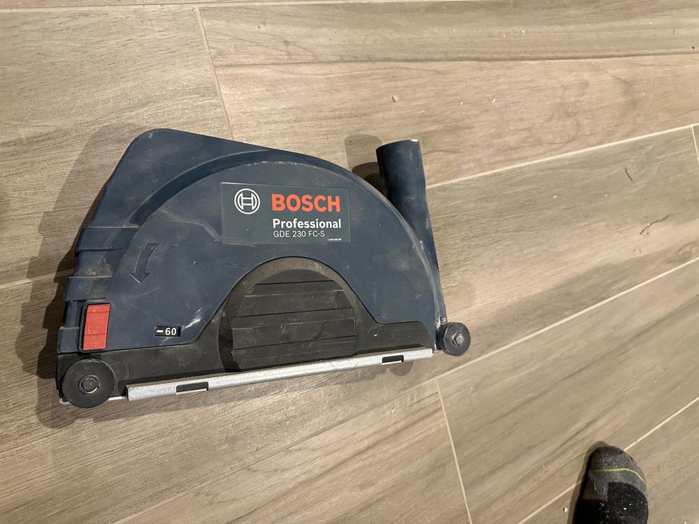Bosch Professional GDE 230 FC-S – Capot D'Aspiration Poussière Intégral Pour Meuleuses 230 Mm, Fixation Vissée, Travail Propre Et Précis