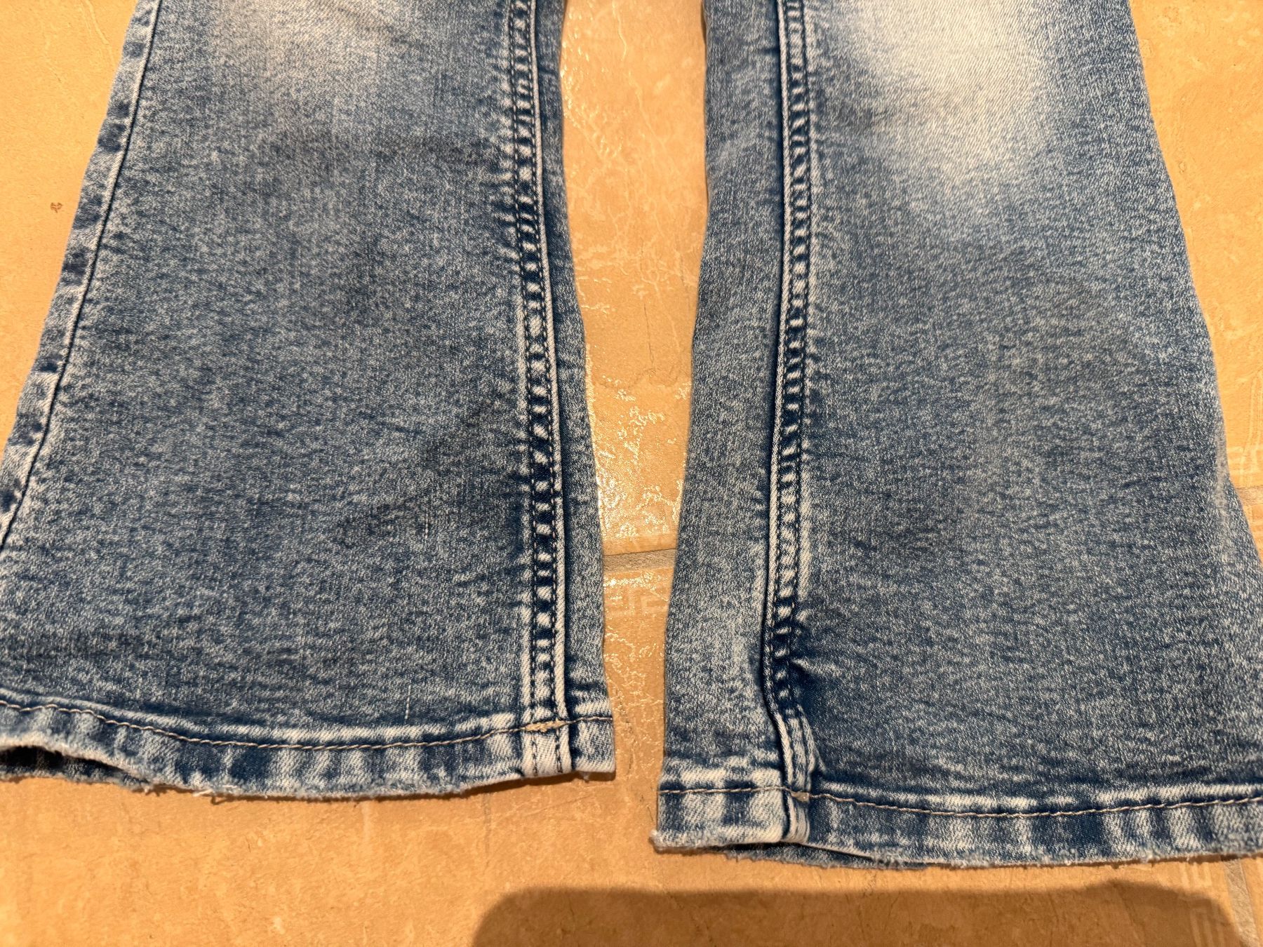 Pantaloni: H&M NWT Coole Flaired Jeans, 6J 116 – Nuovo (secondo la descrizione) da Klingnau venduto da Markus14 5