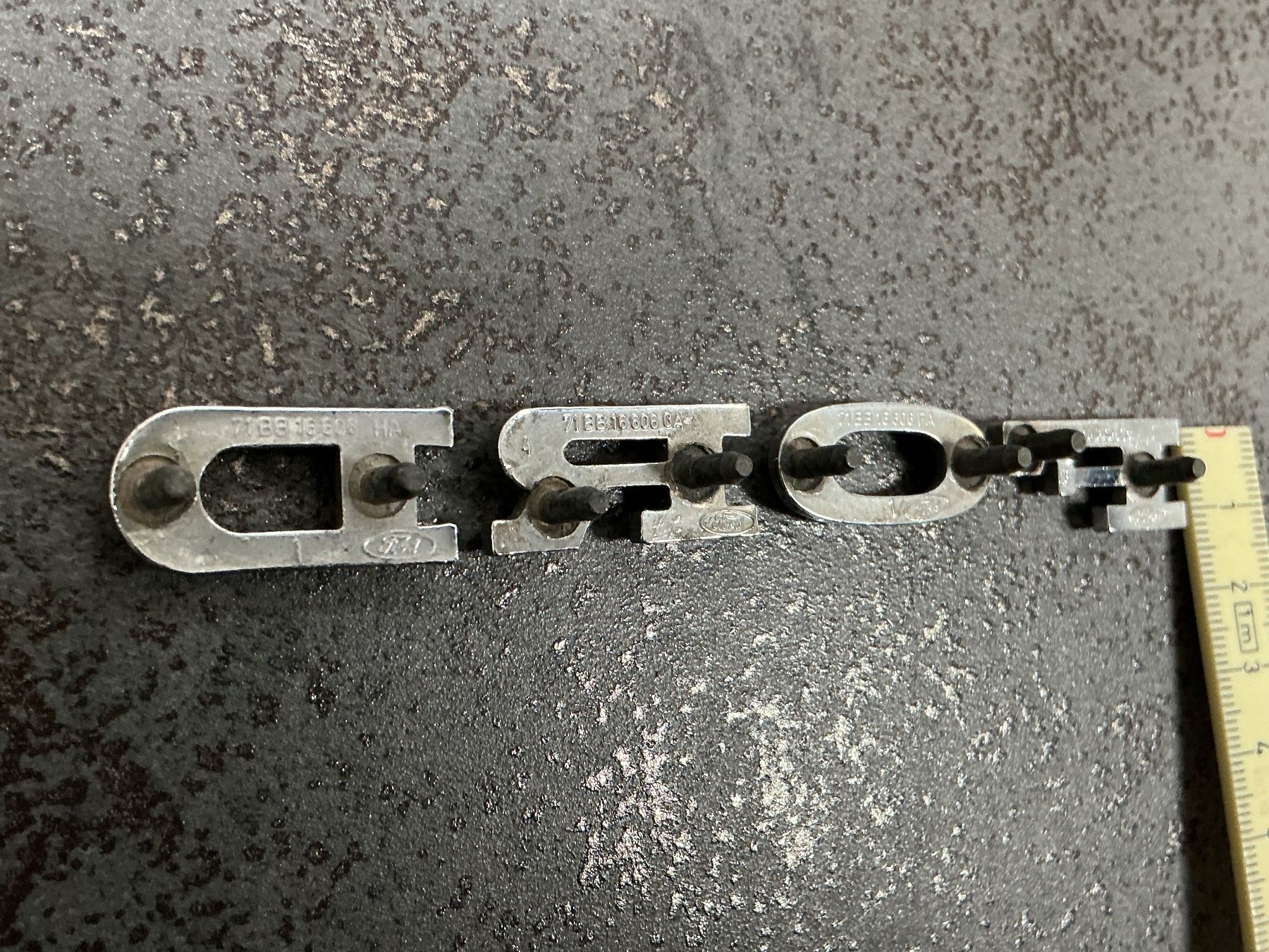 Ford Alle Autoersatzteile: Ford Buchstaben / Chrom Schriftzug / Oldtimer 70/80ziger – Gebraucht aus Horw von adler65 5