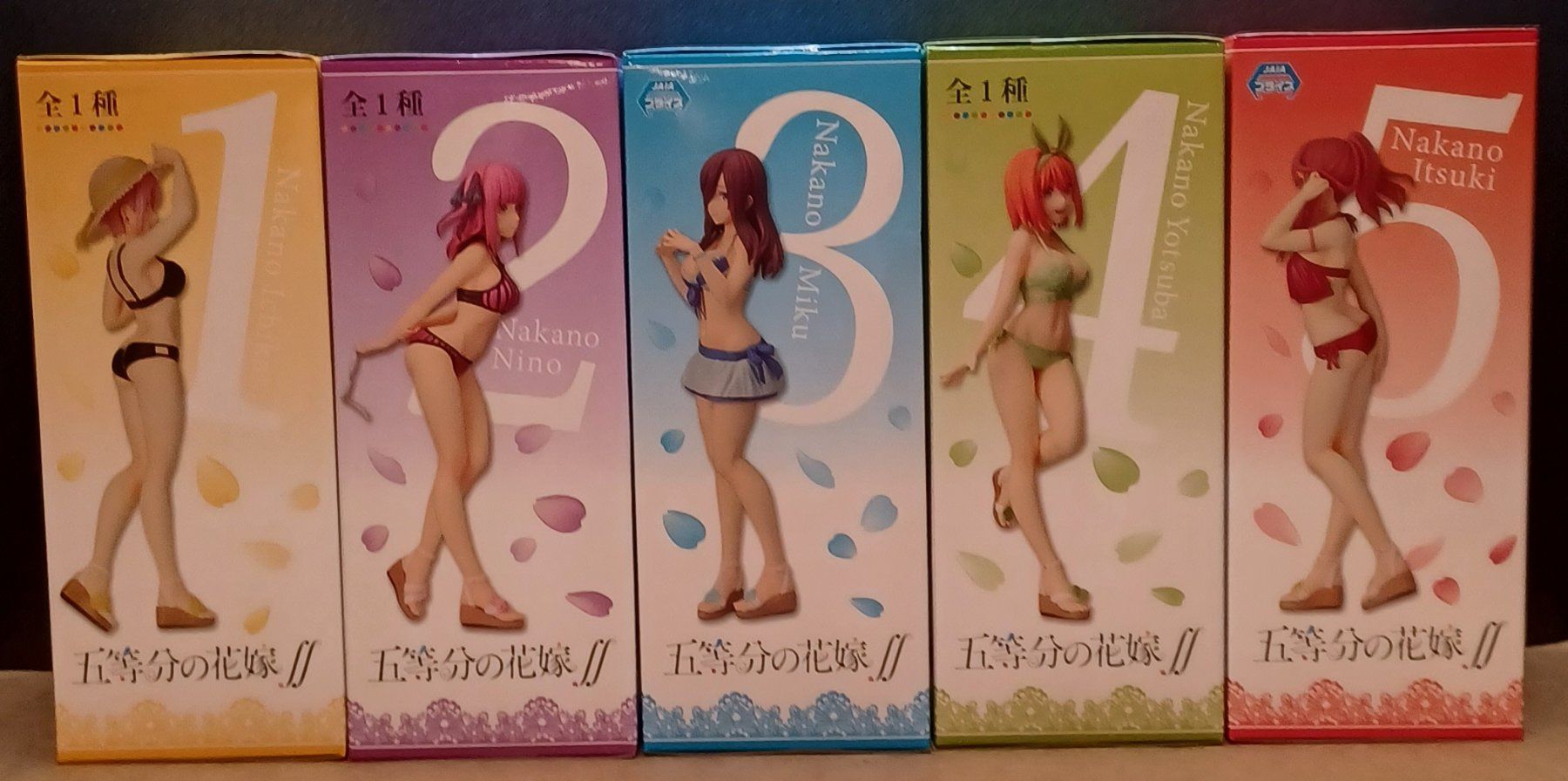 Statuette: The Quintessential Quintuplets série complète SPM 19 à 20cm – Nuovo e nell'imballaggio originale da St-Imier venduto da ATTAKSHOP 7