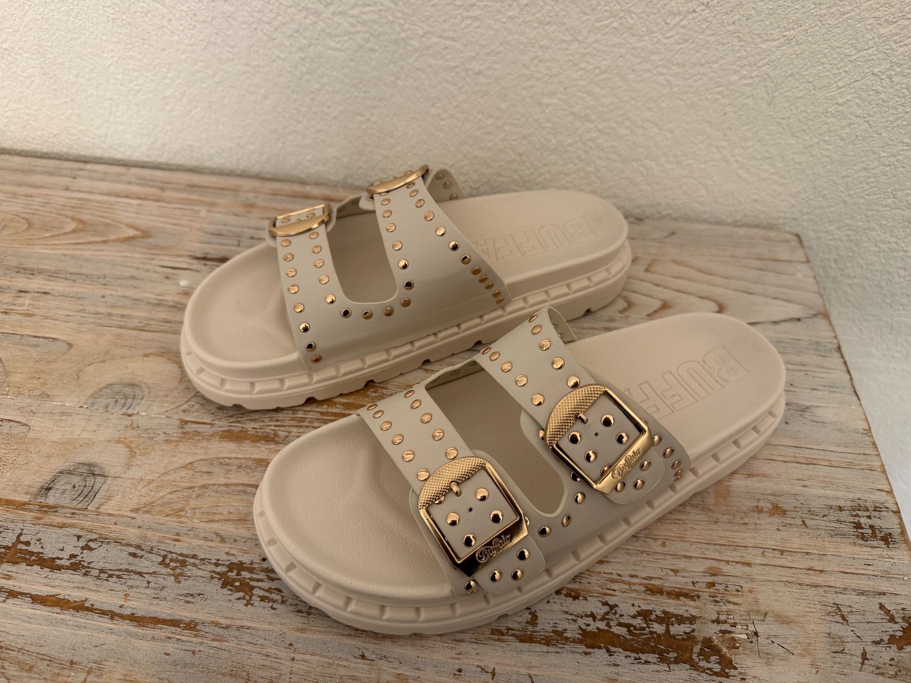 Buffalo Scarpe da donna: Damen Pantolette Buffalo Grösse 39 – Usato da Wolfwil venduto da Inseider12