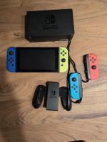 Nintendo Switch Set + 4 JoyCons, 2funktionierend 2 mit Drift