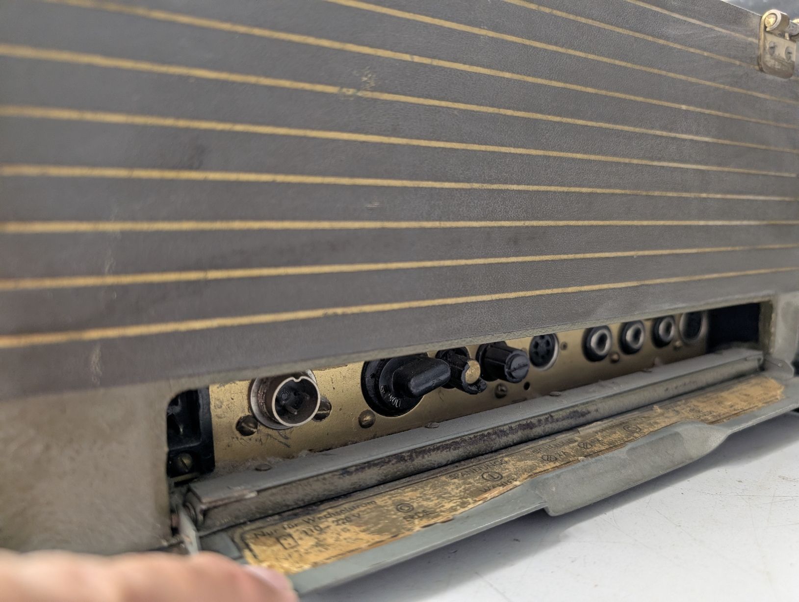 Grundig Bandmaschinen: Grundig Reporter TK12 Tonbandgerät – Defekt aus Breitenbach von Dribbel 6