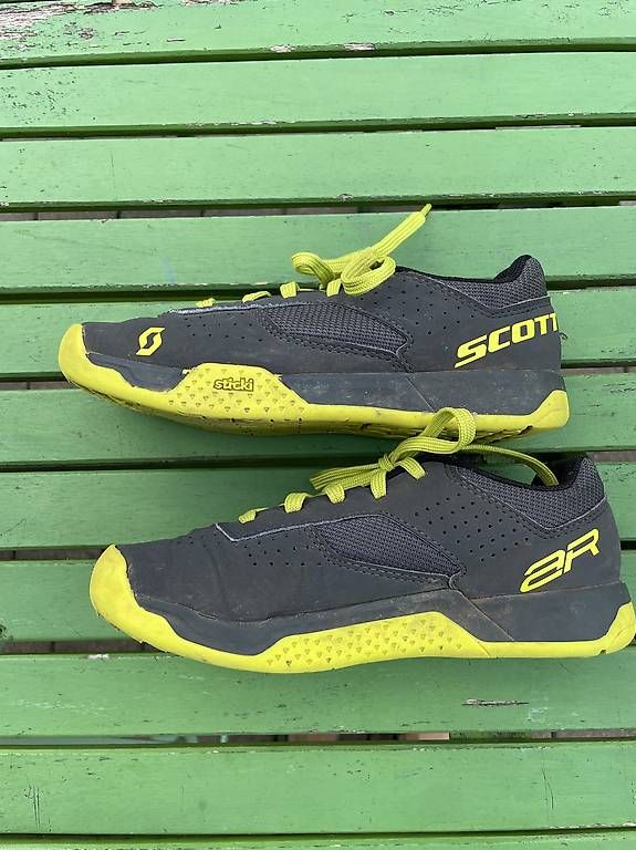 Chaussures hommes: Bikeschuhe Gr. 34 – D'occasion à Lenk im Simmental par antoniawanda 2